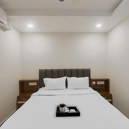 Отель Townhouse Dj Grand Тирупати Экстерьер фото