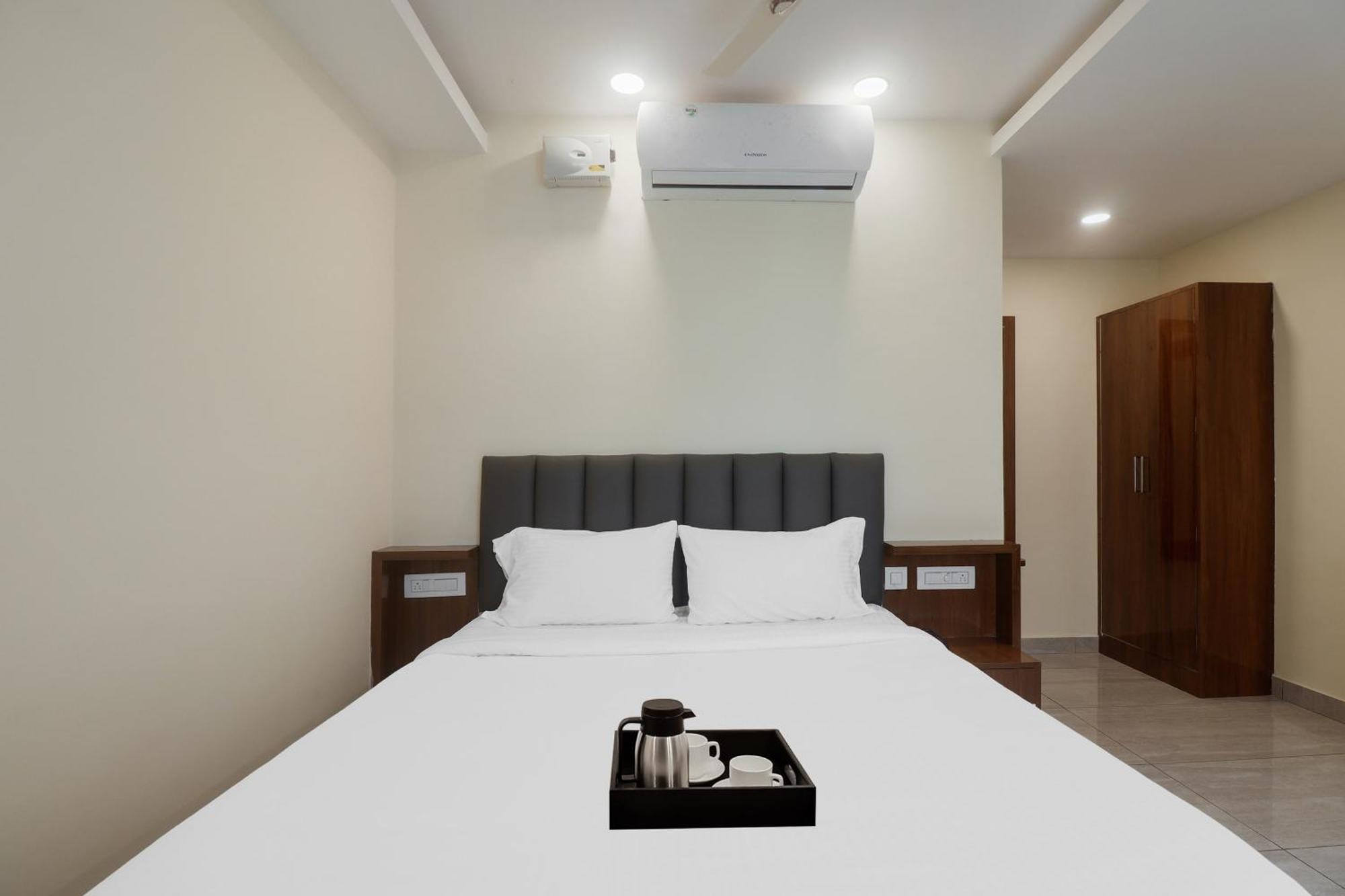 Отель Townhouse Dj Grand Тирупати Экстерьер фото